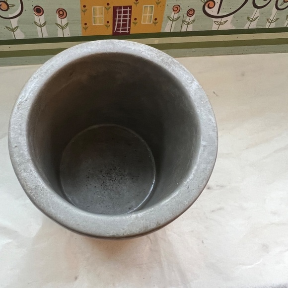 This House Believes Sign Gift Bundle Rustic
Cross Hope Planter & Cross Bookmark - Picture 4 of 14